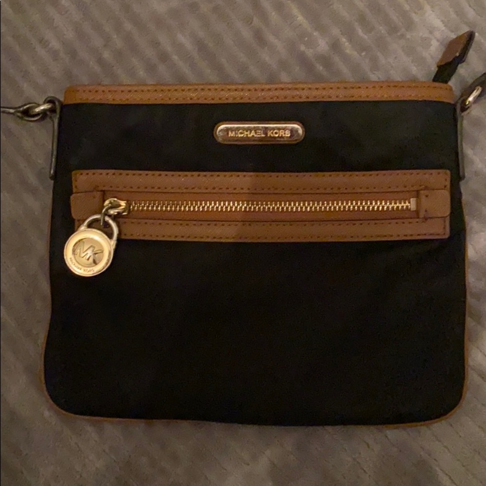 Michael kors crossbody purse